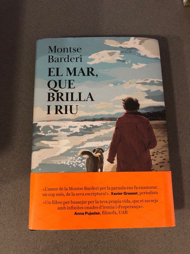 Libro ‘El mar, que brilla i riu’