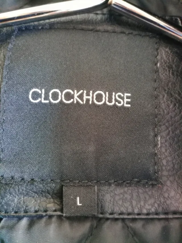 Cazadora de hombre negra