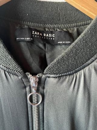 Chaqueta bomber Zara verde militar Talla S