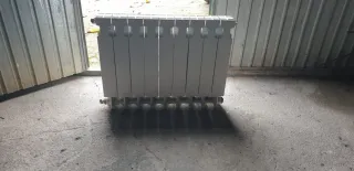 Radiadores de metal blancos