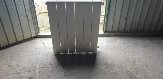 Radiadores de metal blancos