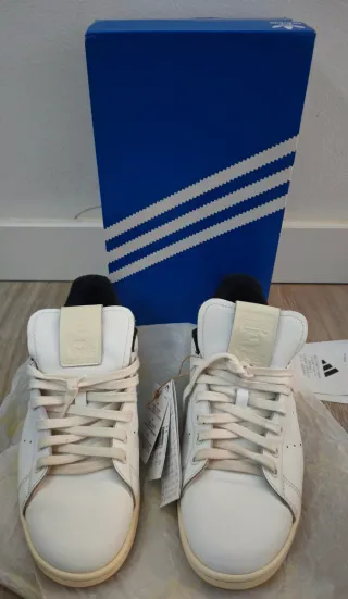 Zapatillas stan smith. Marca adidas.