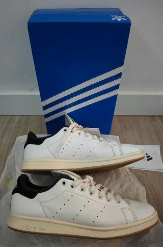 Zapatillas stan smith. Marca adidas.