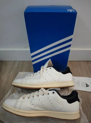 Zapatillas stan smith. Marca adidas.
