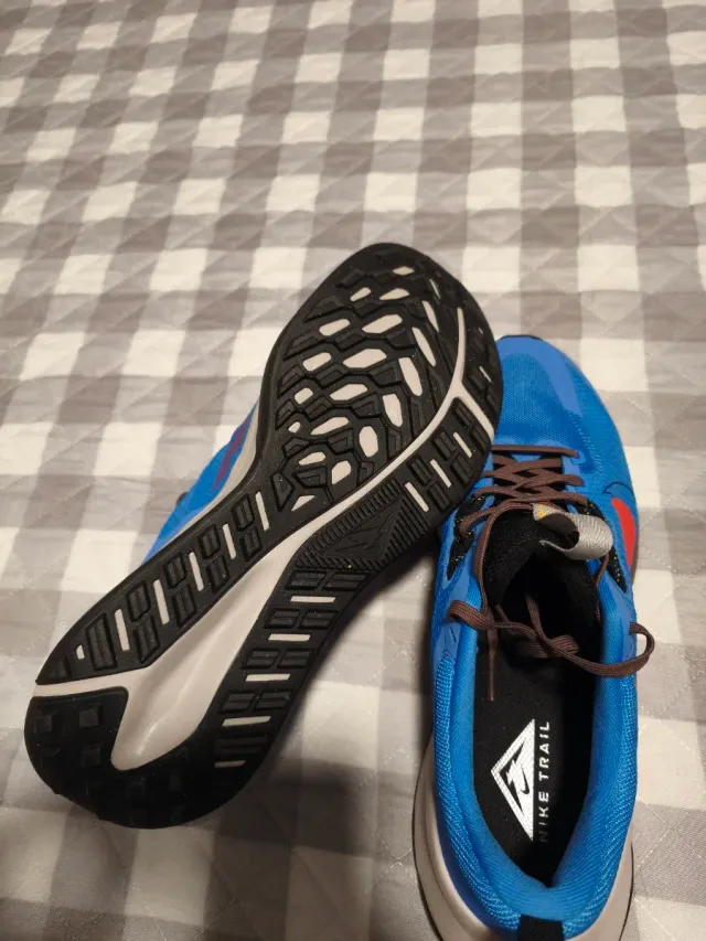 Zapatillas Nike Trail Juniper 2 Azul/Rojo