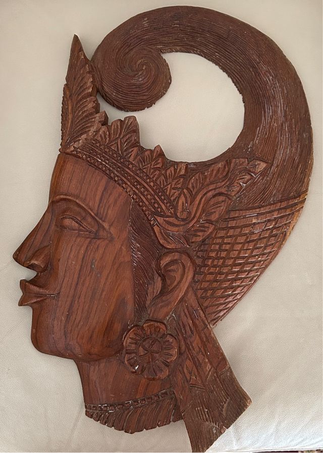 Talla de Buda en madera de teca