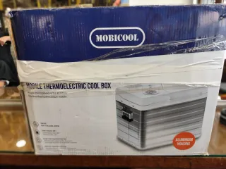 Nevera termoeléctrica portátil