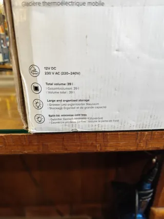 Nevera termoeléctrica portátil