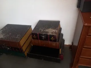 Mesitas cajoneras estilo libro antiguas