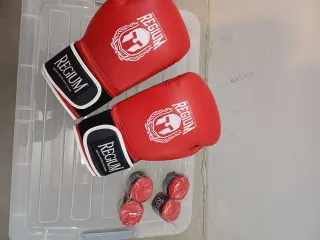 Guantes de boxeo Regium rojos