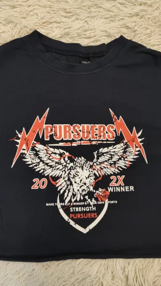 Camiseta corta negra estampada