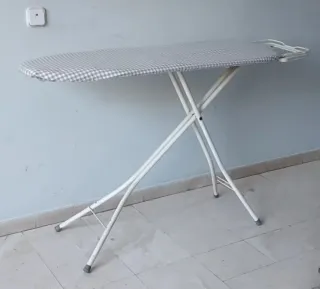 Tabla de planchar plegable de metal