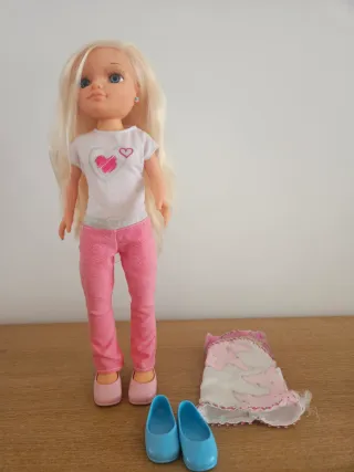 Nancy Famosa Muñeca con Ropa y Zapatos