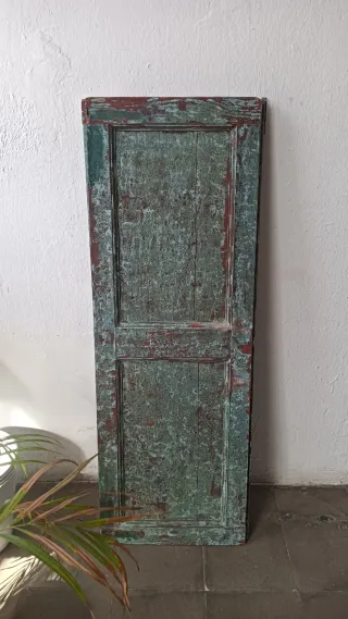 Puertas antiguas vintage verde azulado