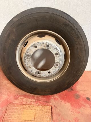 Llanta Michelin 285/70R 19.5 146/144L