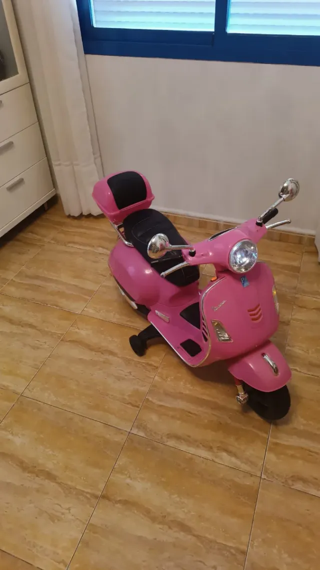 Moto rosa para niñas