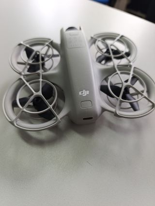 Drone DJI Mavic Neo Cinza