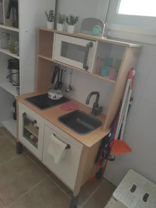 Cocinita IKEA blanca y regalo algunos complementos
