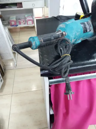Amoladora Grande Makita GA9050R
