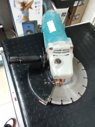 Amoladora Grande Makita GA9050R