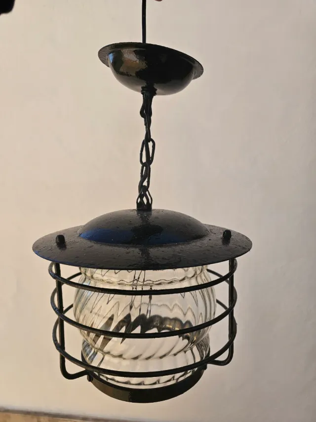 Faro decorativo in metallo e vetro