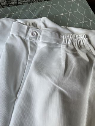 Uniforme estética Matis Camisa y Falda Blanca