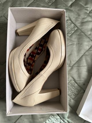 Zapatos tacón Zara beige talla 40