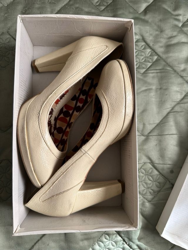 Zapatos tacón Zara beige talla 40