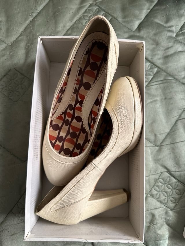 Zapatos tacón Zara beige talla 40