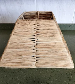 LÁMPARA SOBREMESA DORADA EN METAL