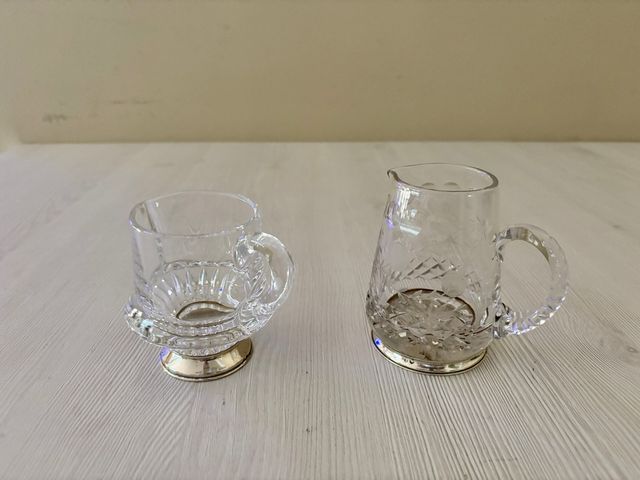 Juego dos jarras cristal con base plata