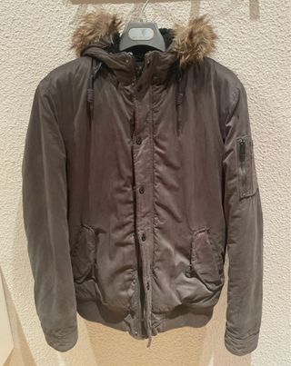 Abrigo Bershka verde militar - Talla S