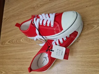 Zapatillas Lefties rojas talla 38 Nuevas sin estre
