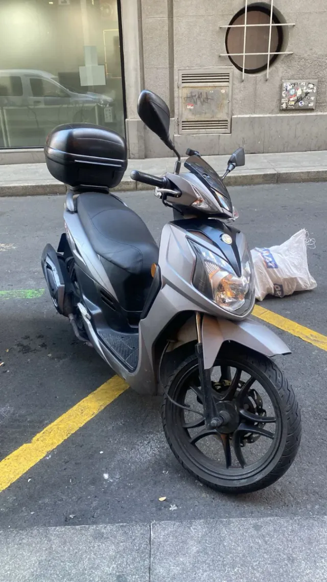 Alquiler moto 125cc particular