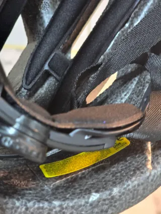 Capacete Ciclismo Abus Branco e Preto