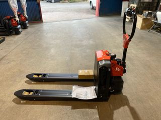 TRASPALETA ELÉCTRICA NUEVA A ESTRENAR CON FACTURA