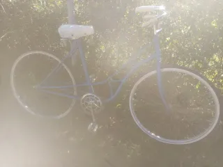 Bicicleta azul clásica vintage adorno