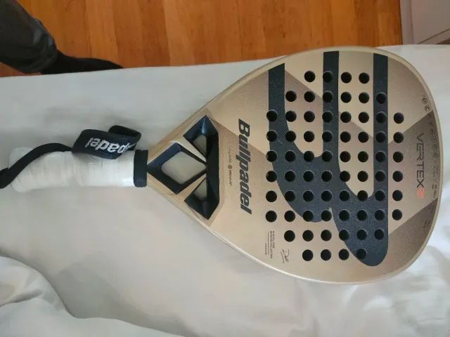 Bullpadel Vertex Woman 2025 pala