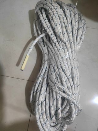 Cuerda blanca con detalles azules44m