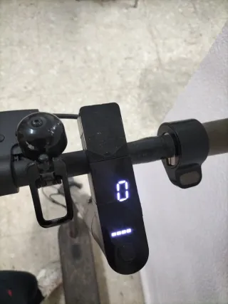 Patinete eléctrico negro