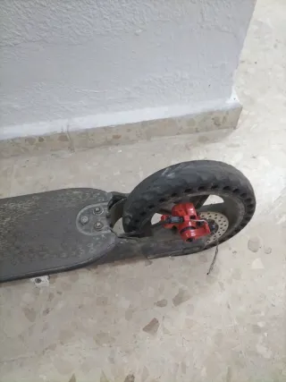 Patinete eléctrico negro