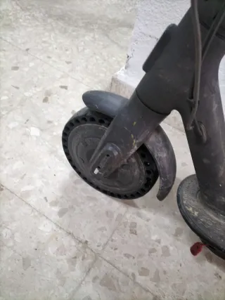 Patinete eléctrico negro