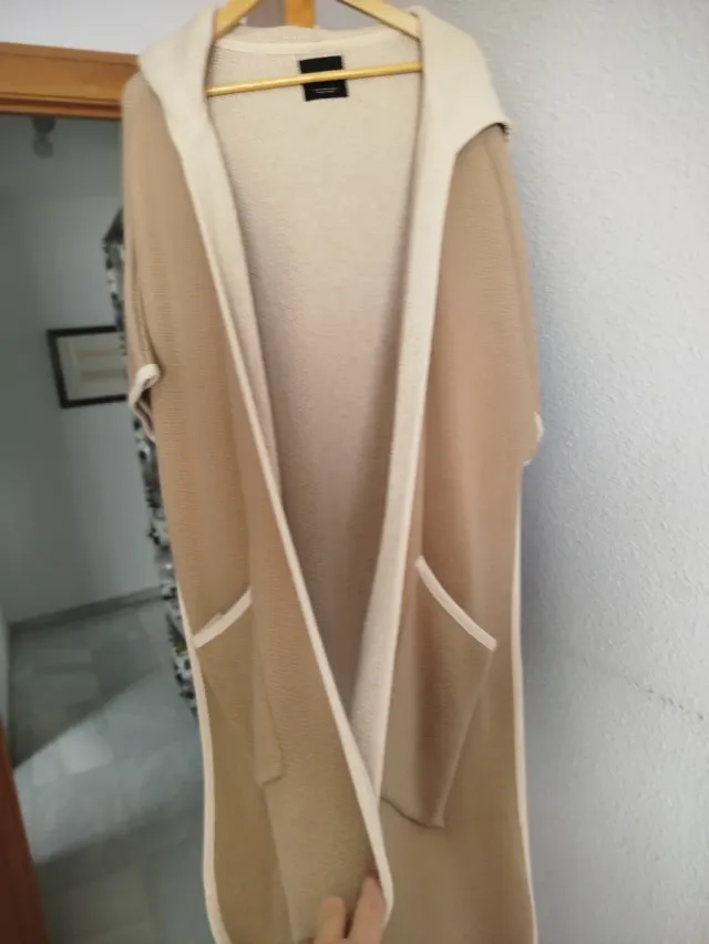 Abrigo capa Zara Knit capucha dos tonos