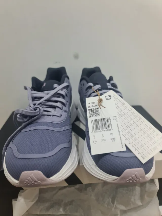 Zapatillas Adidas Grises y Blancas