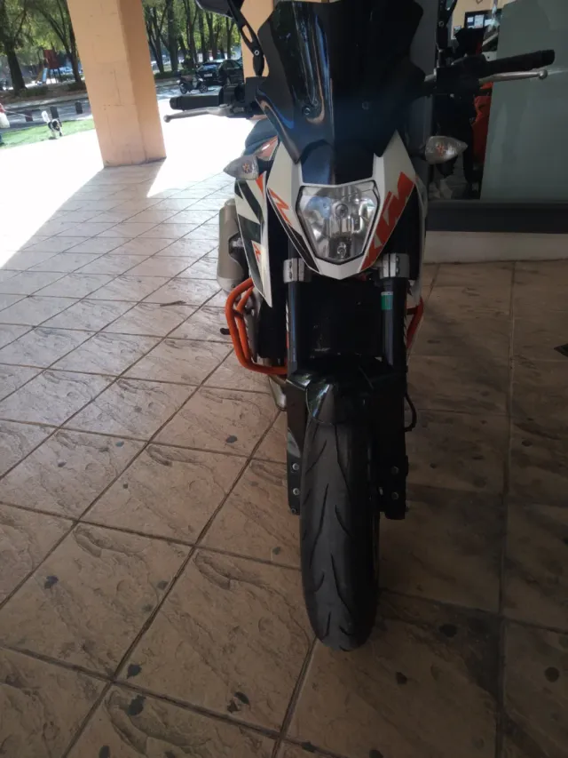 KTM Duke 690