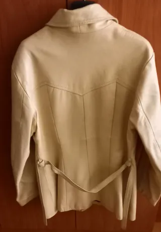 Chaqueta de cuero beige