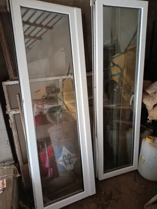 Ventana y balconera de PVC blancas oscilobatiente