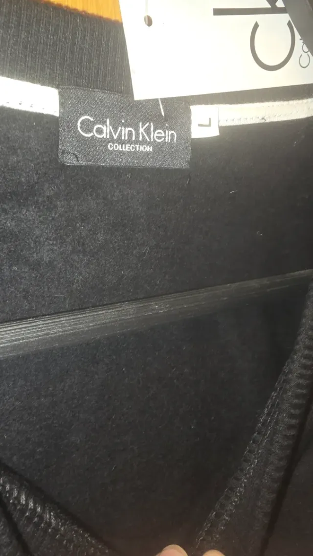 Sudadera logo bordado