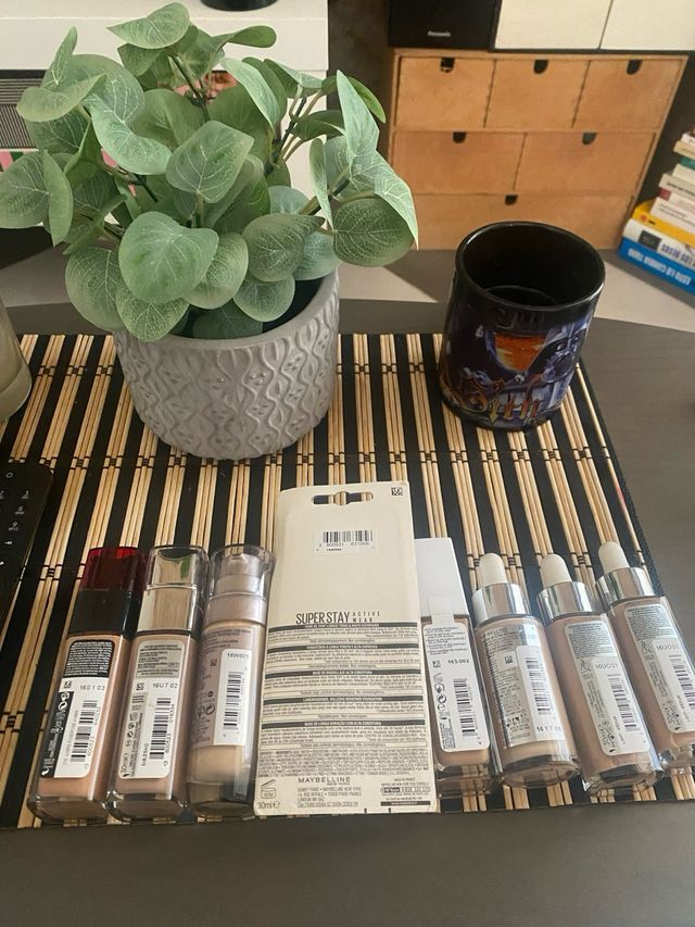 Lote bases maquillaje L'Oréal y Maybelline