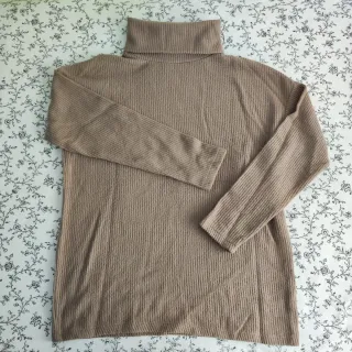 Jersey cuello alto - Stradivarius